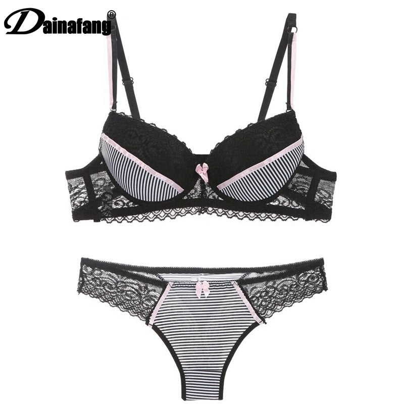 Ensemble de Lingerie Rayé en Dentelle avec Soutien-Gorge et Culotte